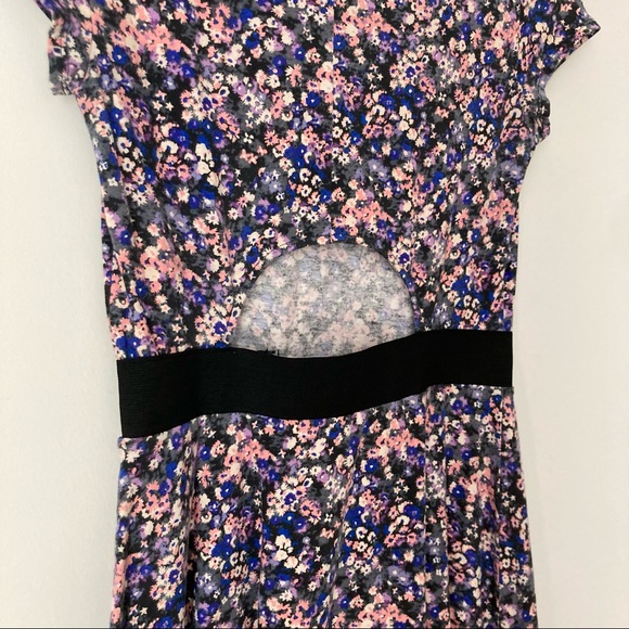 AE floral open back dress - Picture 5 of 7